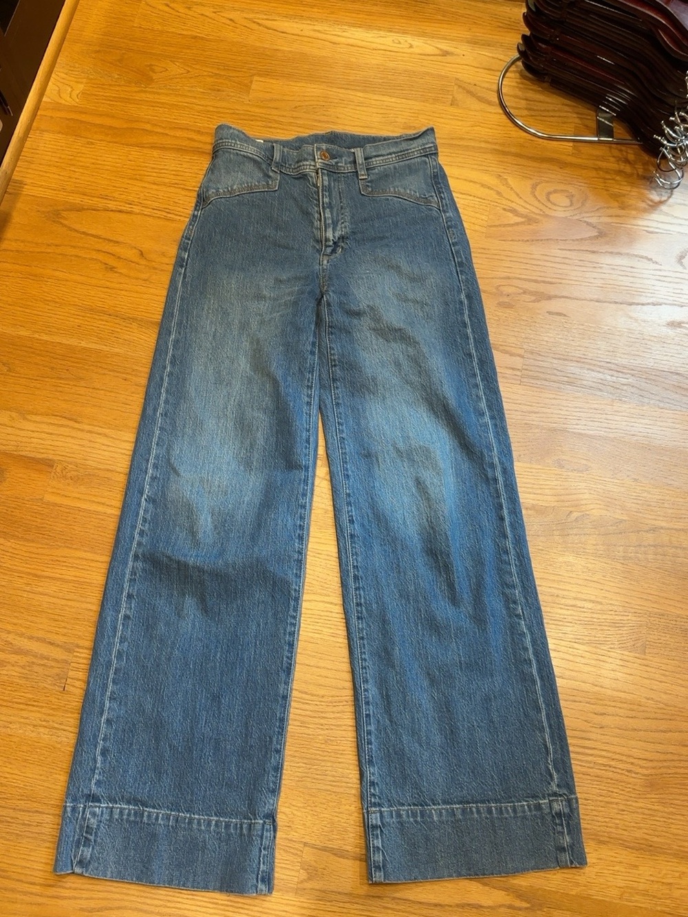 Gap Sky-High Wide-Leg Jeans Size 26 Long High Rise Light Indigo